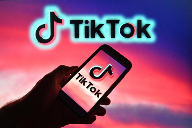 半年做了1000万粉丝，月收入超10万，普通人的他靠什么逆袭？|tiktok|抖音|短视频|涨粉_网易订阅